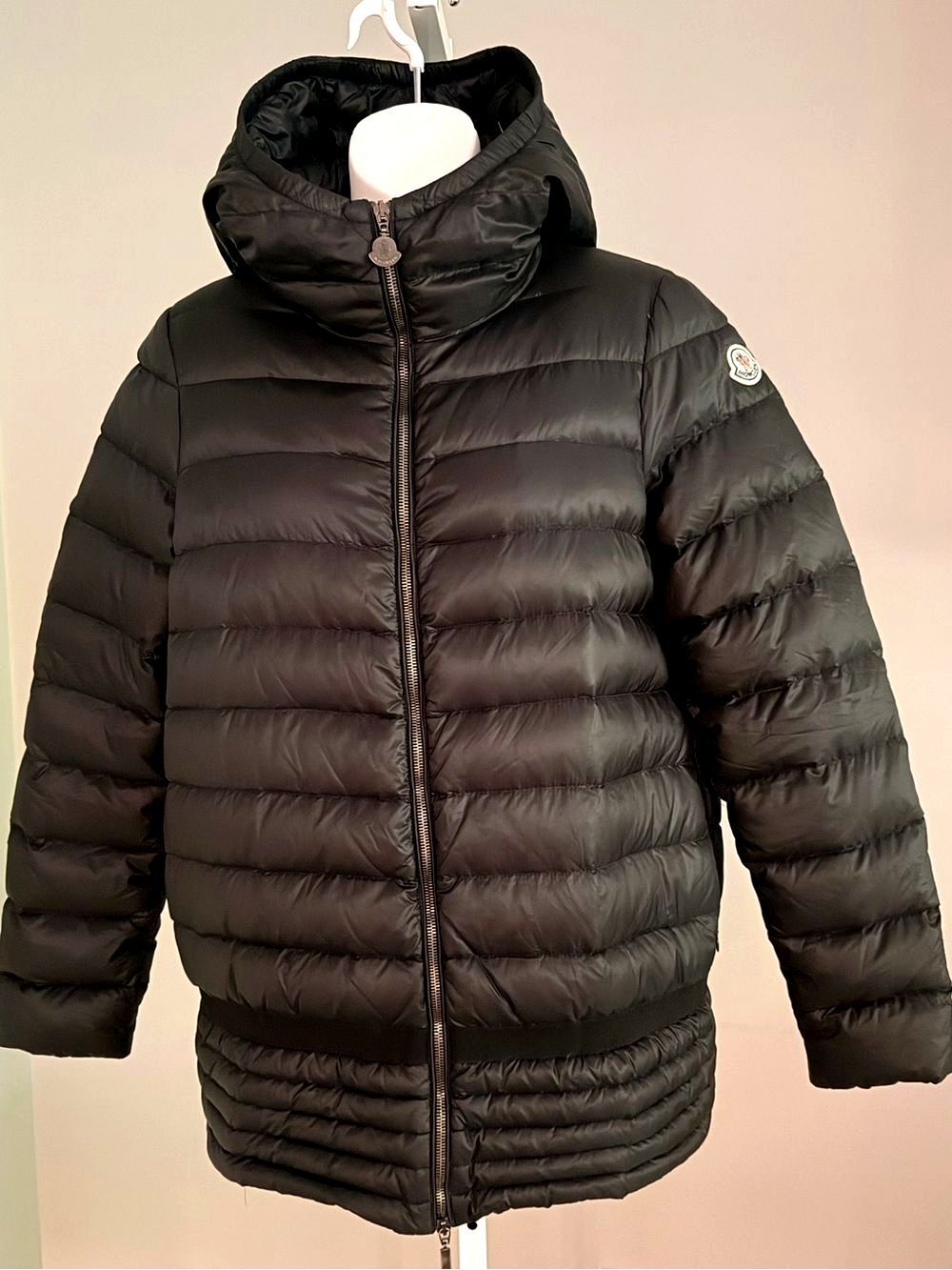 MONCLER Rare!! Sleek Black Banded Waist Down Puffer Hooded Jacket Sz 2 AUTHENTIC